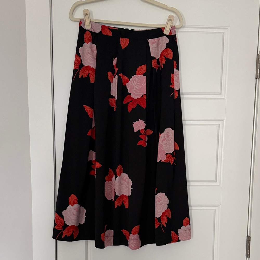 Who What Wear A-Line Skirt with Red and Pink Floral on Black